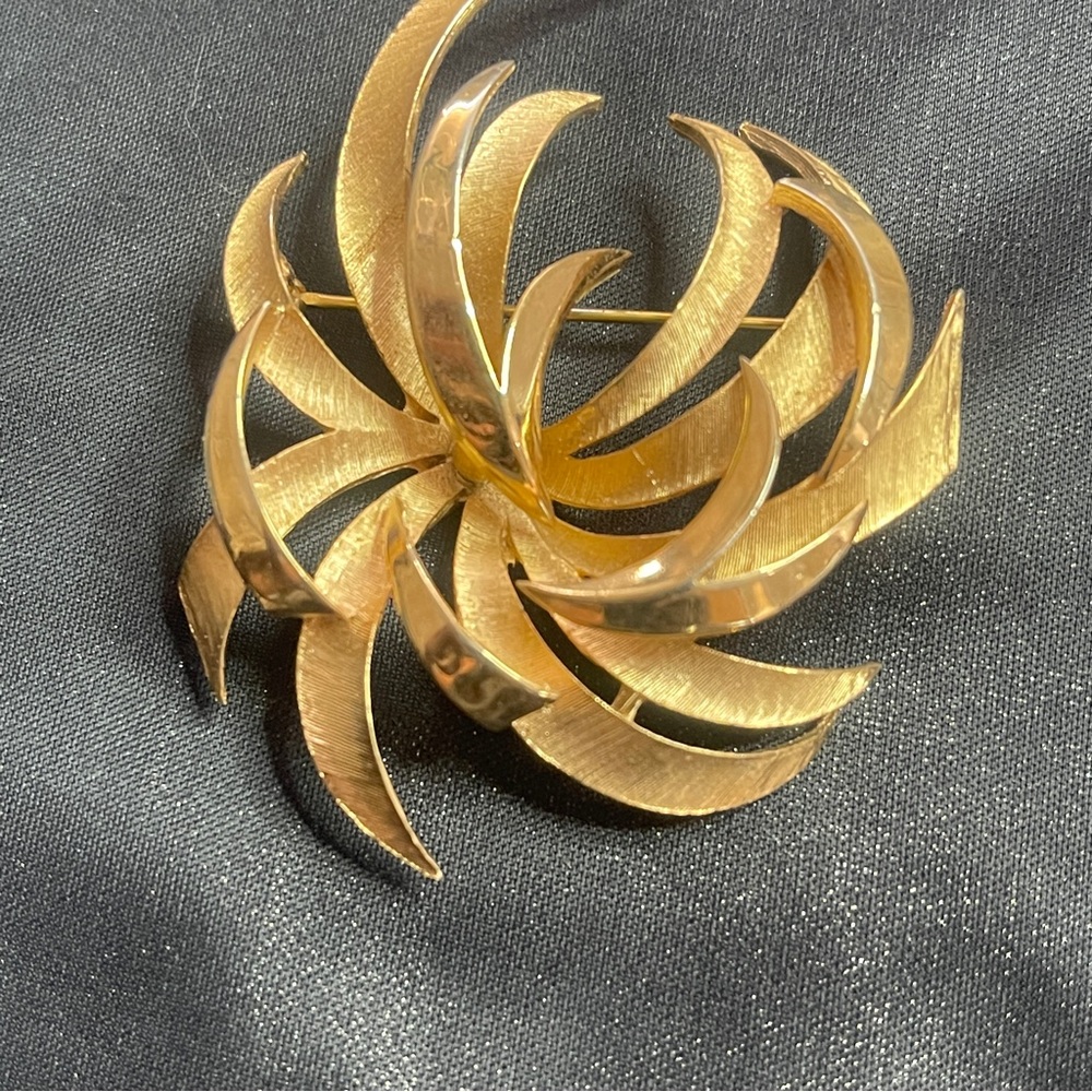 Trifari Gold Swirl Brooch